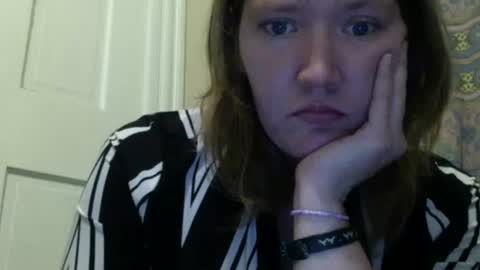 Snapshot of amileamariestar chatting on December 19, 11:14 pm amileamariestar online show from December 19, 11:14 pm