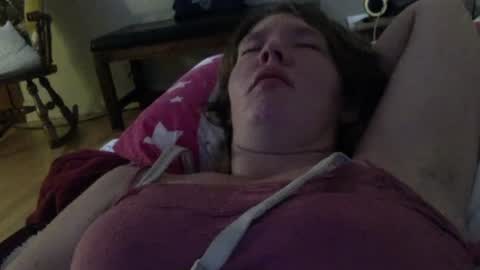 Snapshot of amileamariestar chatting on December 5, 5:28 pm amileamariestar online show from December 5, 5:28 pm