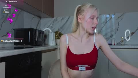Snapshot of amili_kron chatting on October 21, 11:03 am MY NAME IS AMILI WELCOME TO MY ROOM online show from October 21, 11:03 am