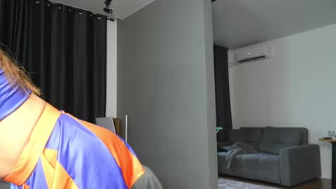 A online show from October 31, 8:18 am