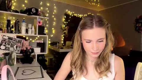 Amily online show from March 20, 2:00 pm