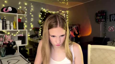 Amily online show from March 22, 2:45 pm