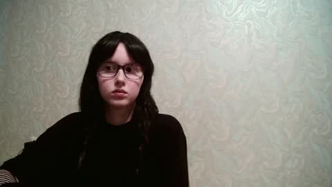 Amomira honeyx online show from March 29, 1:54 pm