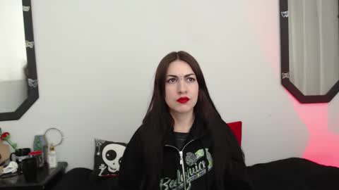 Amy online show from November 16, 7:25 pm