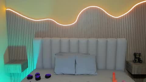 Amy Estrellita online show from April 7, 11:12 am