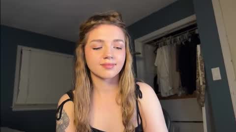 Amy online show from November 17, 7:09 am