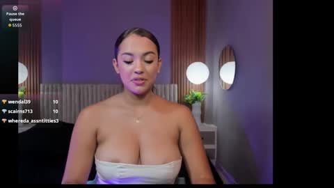 amyjohnsonn online show from December 19, 8:17 am