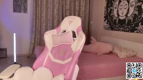 amyskymoon online show from July 25, 5:20 pm
