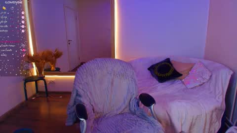 Angie online show from September 18, 2:54 am