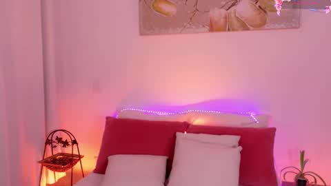 ANABEL WOLF  online show from March 12, 3:26 pm