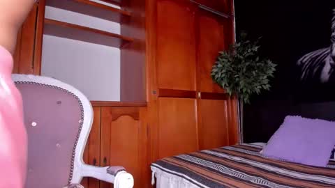 Anahi online show from February 11, 3:20 am