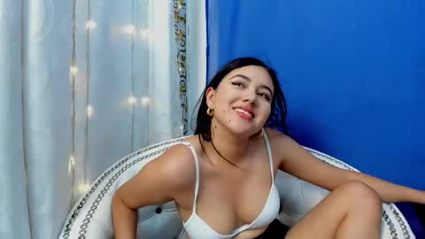 analia18  online show from February 27, 3:15 pm