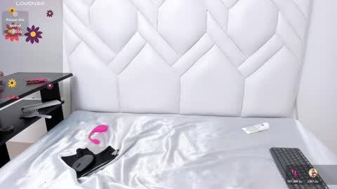 analia18  online show from October 17, 2:42 pm