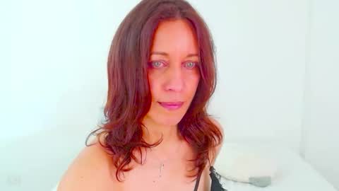 anapereira12 online show from March 14, 6:31 pm