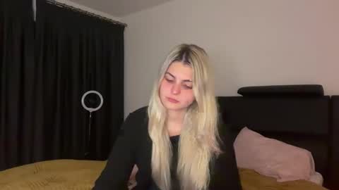 Ana online show from November 5, 7:41 pm