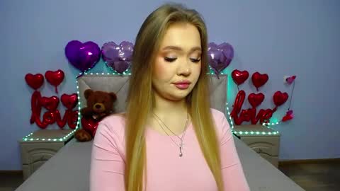 anastacyyellig online show from March 5, 8:12 pm