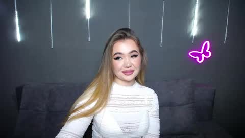 anastacyyellig online show from April 18, 10:09 pm