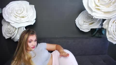 anastacyyellig online show from September 8, 2:27 pm