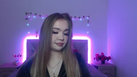 anastacyyellig online show from April 13, 8:42 pm