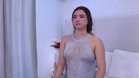 Mia online show from September 11, 1:55 pm