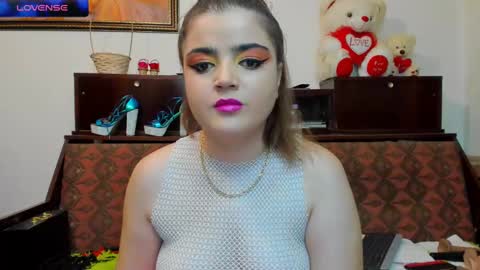 Ana   online show from December 7, 12:02 pm