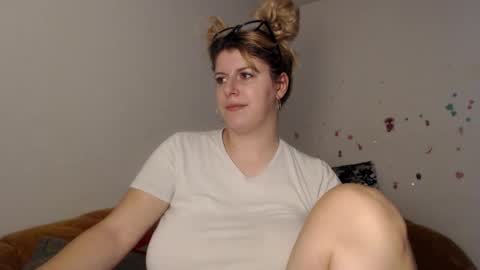 Anaysbigtits online show from December 15, 9:03 am