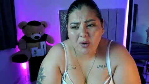 andreaakinky online show from September 27, 9:05 am