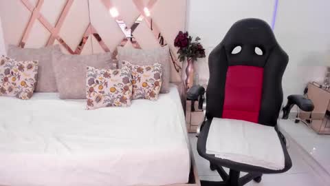 Andrea Belluci  online show from December 5, 5:47 pm