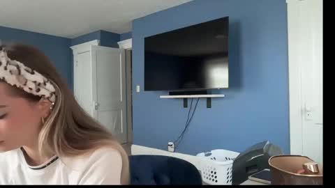 Andrea Elizabeth online show from September 22, 2:26 pm