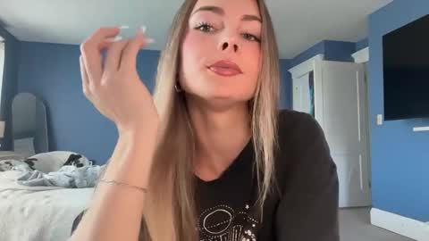 Andrea Elizabeth online show from September 18, 3:43 pm