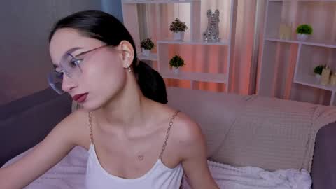 andreajohnsons online show from April 18, 8:17 am