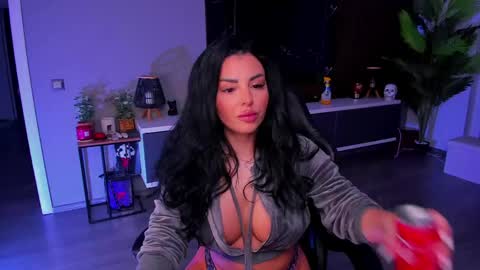 Anne online show from April 19, 6:10 pm