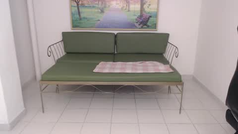 angeel queen  online show from April 17, 1:46 pm