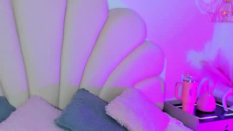 Angel online show from May 15, 4:10 pm