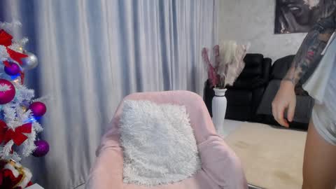 nico online show from December 10, 10:37 pm