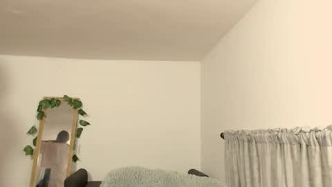 angela online show from July 28, 12:48 pm