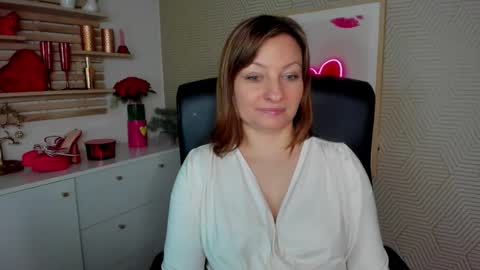 Angela online show from March 26, 7:10 am