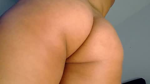 Angela online show from November 16, 1:11 pm