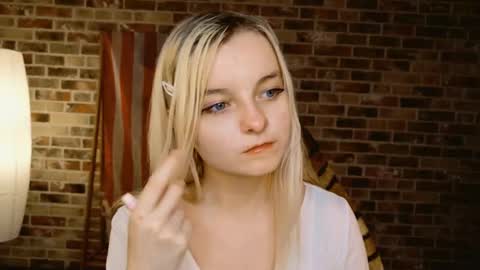 angelabunny_ online show from May 23, 1:42 pm