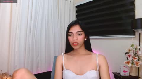 SENORITA online show from November 28, 6:55 pm