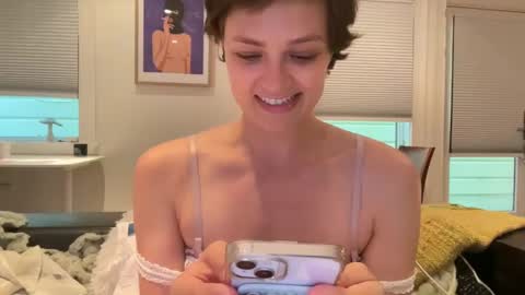 angeleleven11 online show from October 7, 12:26 am