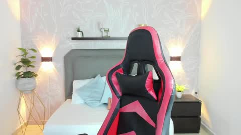 A N G E L I C A online show from March 6, 12:09 pm