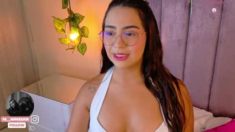 angelicaa_garcia online show from April 8, 8:33 pm