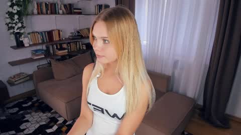 Alice WOW online show from March 30, 9:09 am