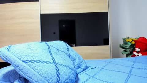 KrystyYo online show from October 18, 4:48 am