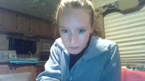 angellove8606 online show from December 17, 7:12 am