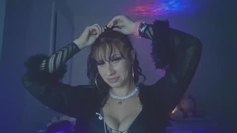 Snapshot of angelofdesire9 chatting on October 22, 9:47 am Angel online show from October 22, 9:47 am