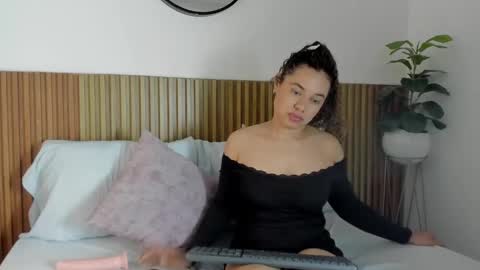 A N G I E online show from October 15, 12:41 pm