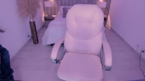 angie_smith_x online show from April 3, 3:15 am