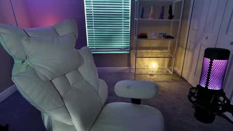 Angie Fae online show from June 1, 9:16 pm